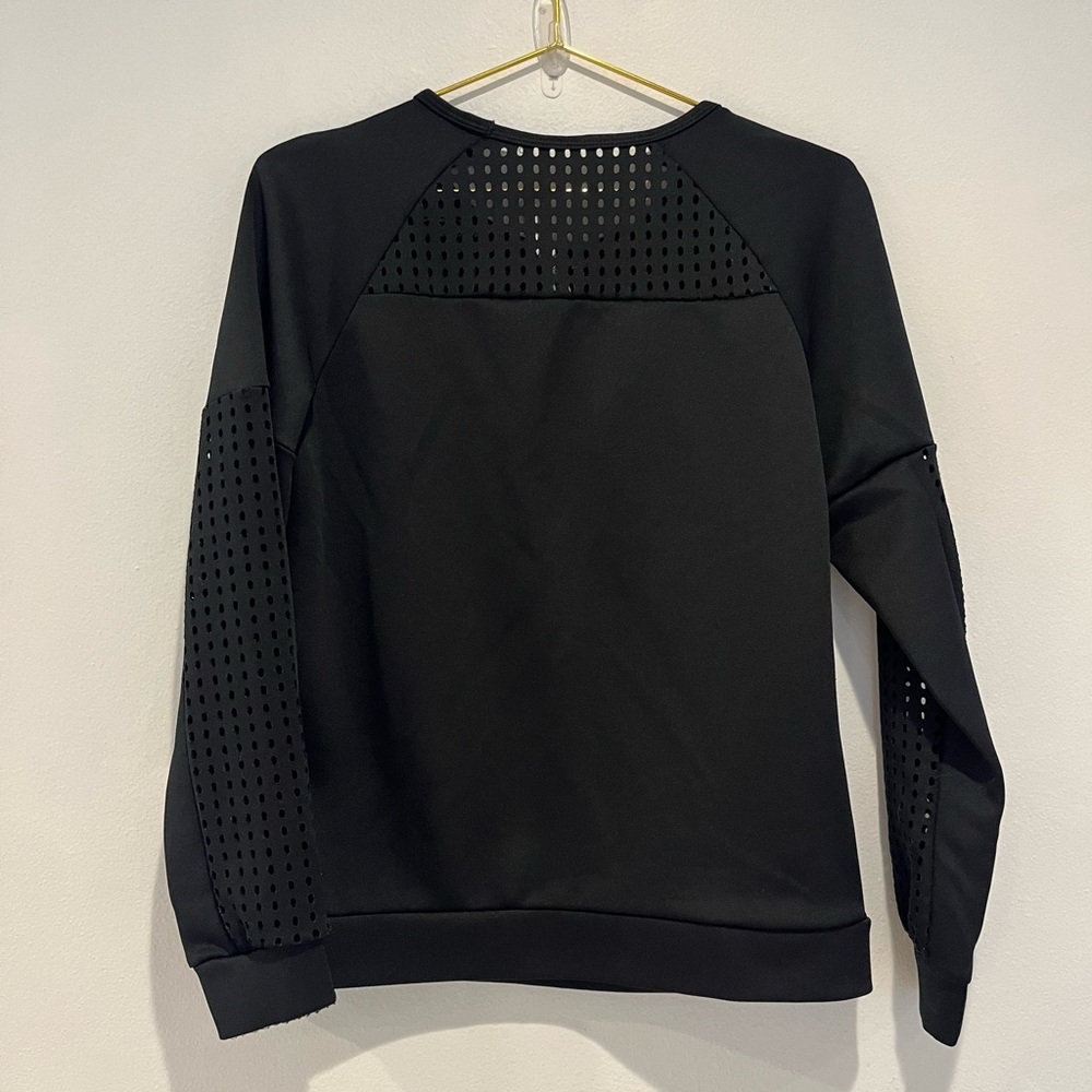 Fabletics Black Tilly Sweatshirt Workout Top Size Medium - Picture 7 of 8